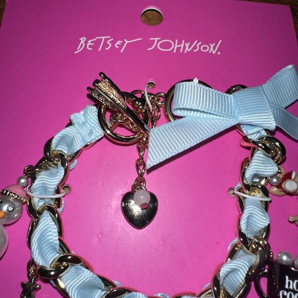 Betsey Johnson Women’s Charm Bracelet Christmas Inspired - Picture 8 of 8